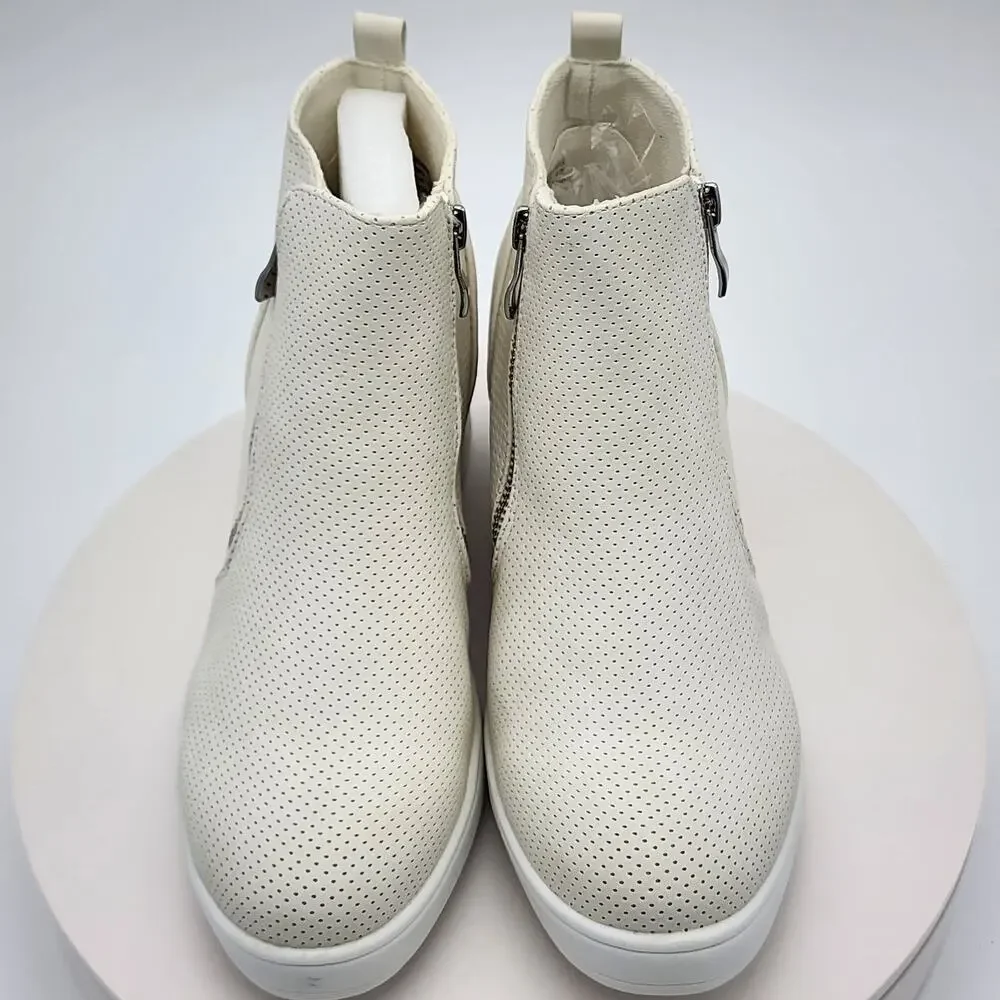 NEW Journee Collection Pennelope Ivory Wedge Sneakers Women's Size 10 Side Zip